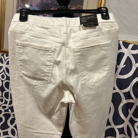 Banana Republic Women’s White Curvy Skinny Boyfriend Jeans. NWTs! - Picture 4 of 14